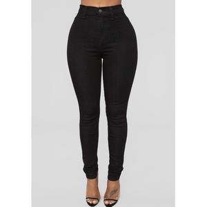 Fashion Nova High Waisted Jeans- in Black